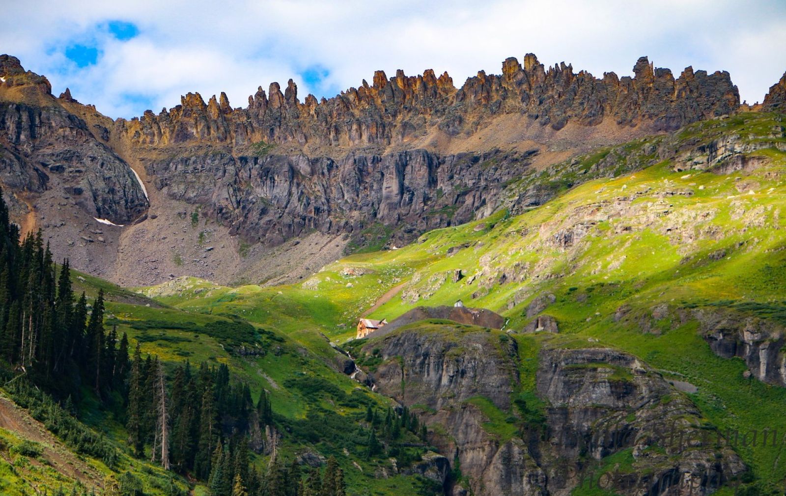 yankee-boy-basin-mountaintop-min